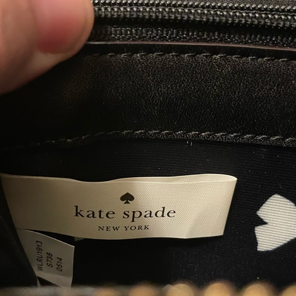 Kate Spade NWOT ivory/ black stripe wallet with patent bow - Picture 4 of 8